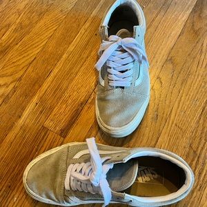 Vans sage Green rare color size 8 women’s